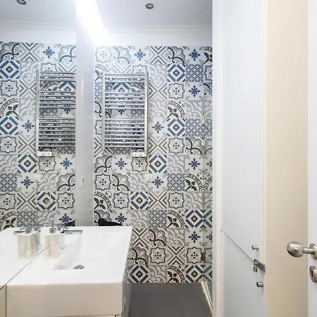 Apartamento Lovely In Downtown Near Praca Da Figueira *